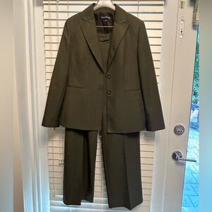 Evan Picone Women’s Pant Suit - Size 12